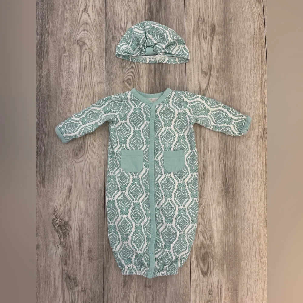 Jessica Simpson 0/3 Months Baby Girl Open Bottom Sleeper Gown With Hat